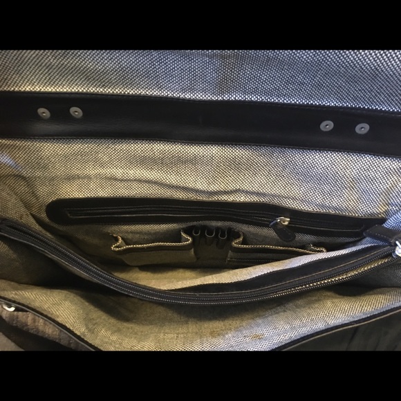 Professional Leather Shoulder Bag - Picture 4 of 7